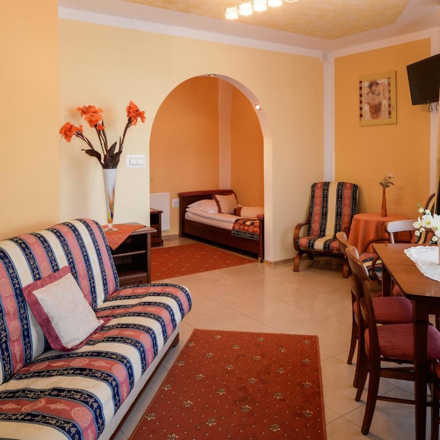 Motel Lesta Lachowka Duza Bagian luar foto